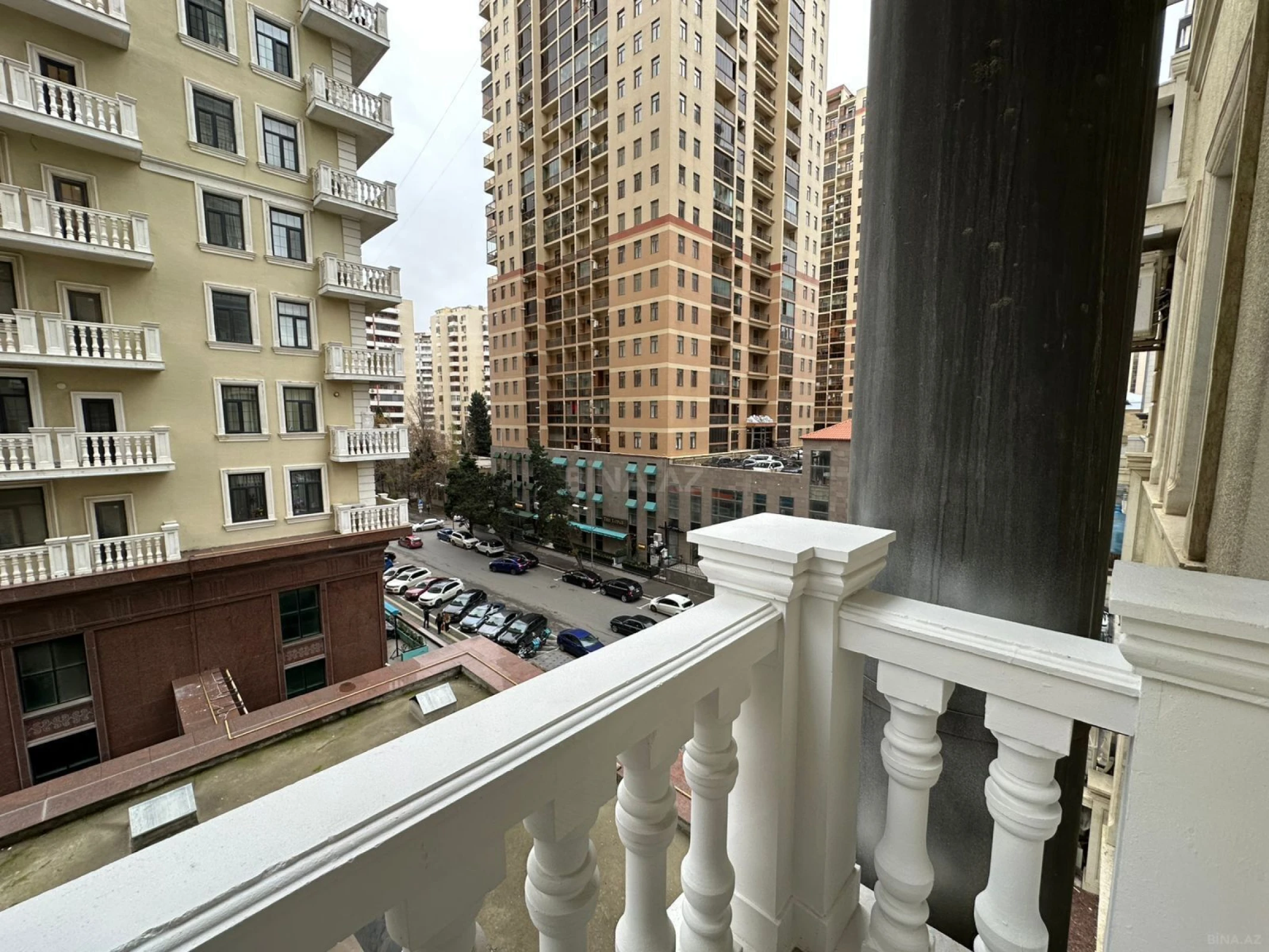 Satılır 2 otaqlı mənzil 76 m²