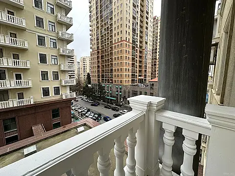 Satılır 2 otaqlı mənzil 76 m²