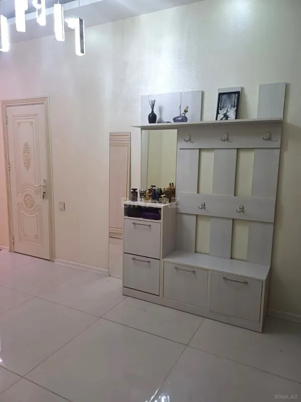 Kirayə verilir 2 otaqlı mənzil 120 m²