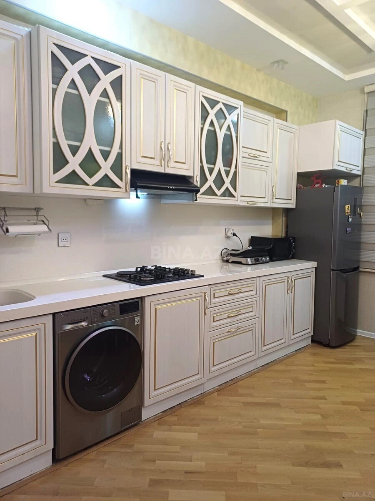 Kirayə verilir 2 otaqlı mənzil 120 m²