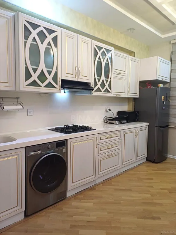 Kirayə verilir 2 otaqlı mənzil 120 m²