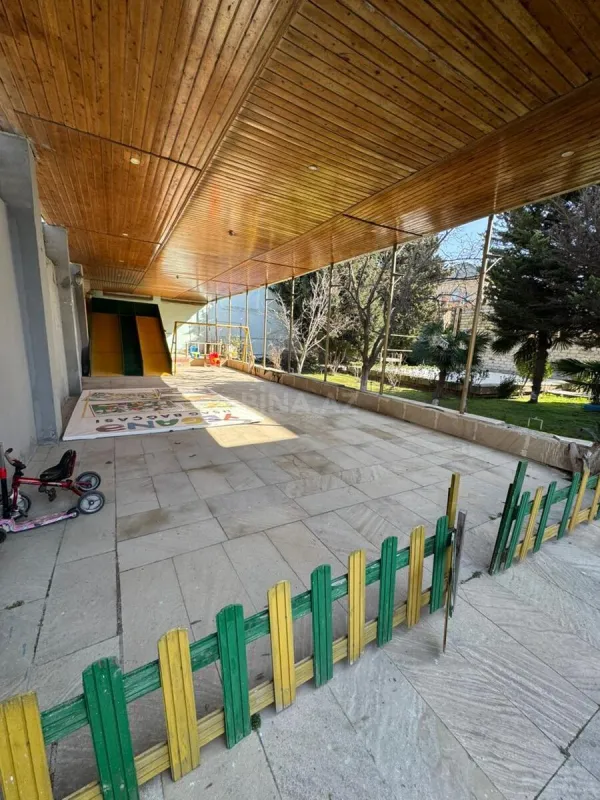 Satılır 7 otaqlı həyət evi 560 m²