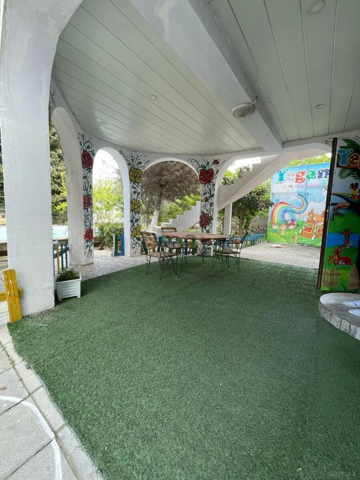 Satılır 7 otaqlı həyət evi 560 m²