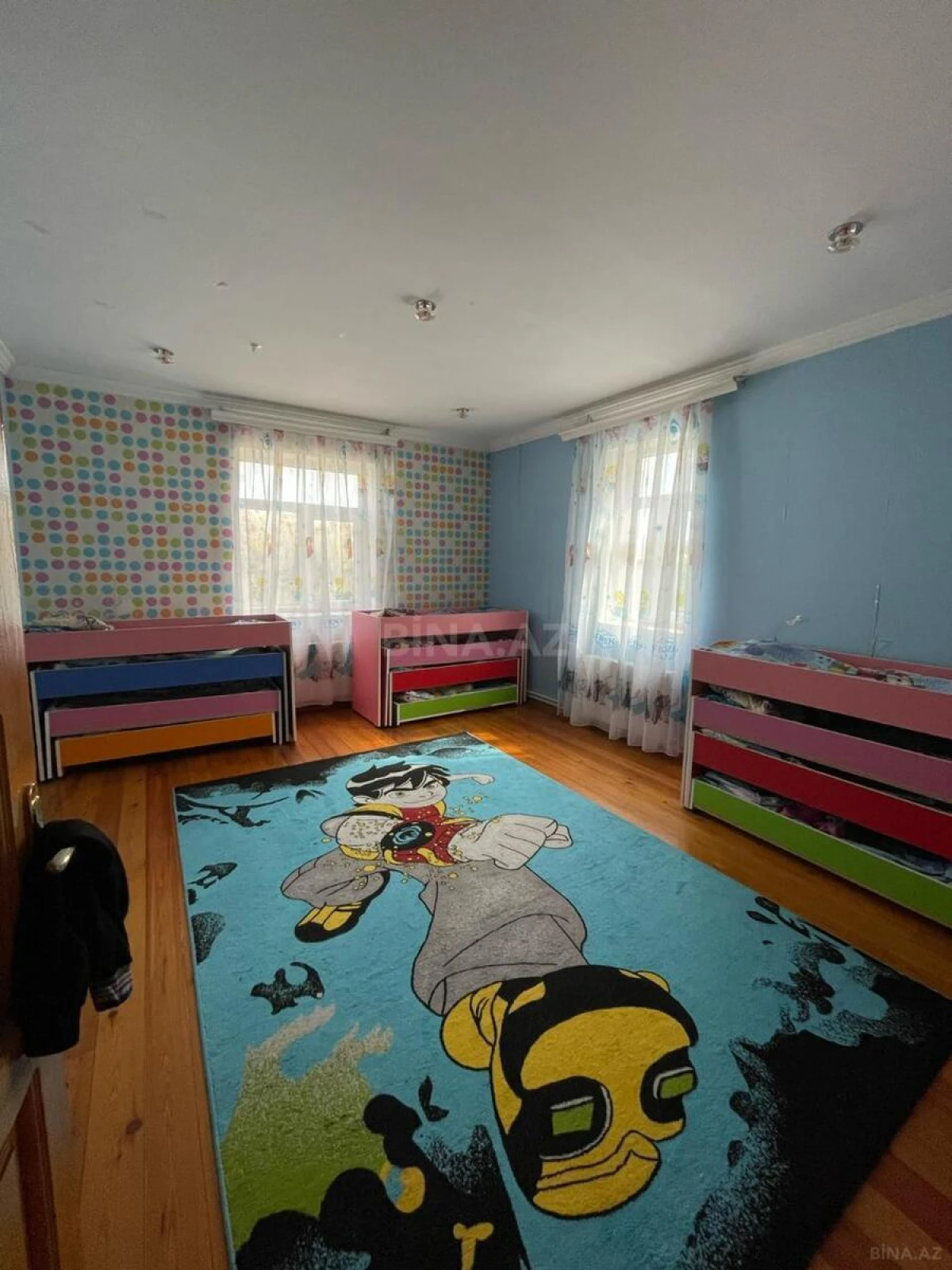 Satılır 7 otaqlı həyət evi 560 m²