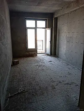 Satılır 4 otaqlı mənzil 182 m²