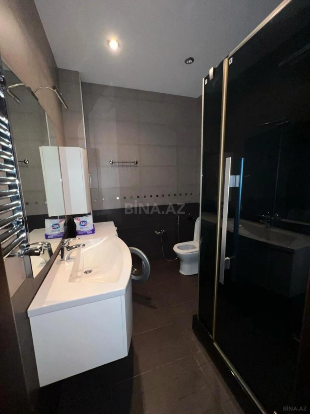 Satılır 4 otaqlı mənzil 232 m²
