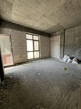 Satılır 3 otaqlı mənzil 135 m²