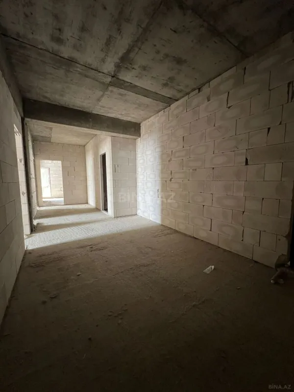 Satılır 3 otaqlı mənzil 135 m²