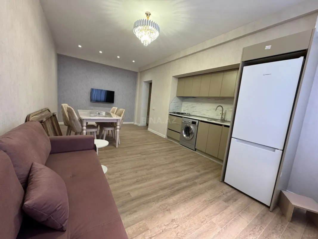 Kirayə verilir 2 otaqlı mənzil 85 m²