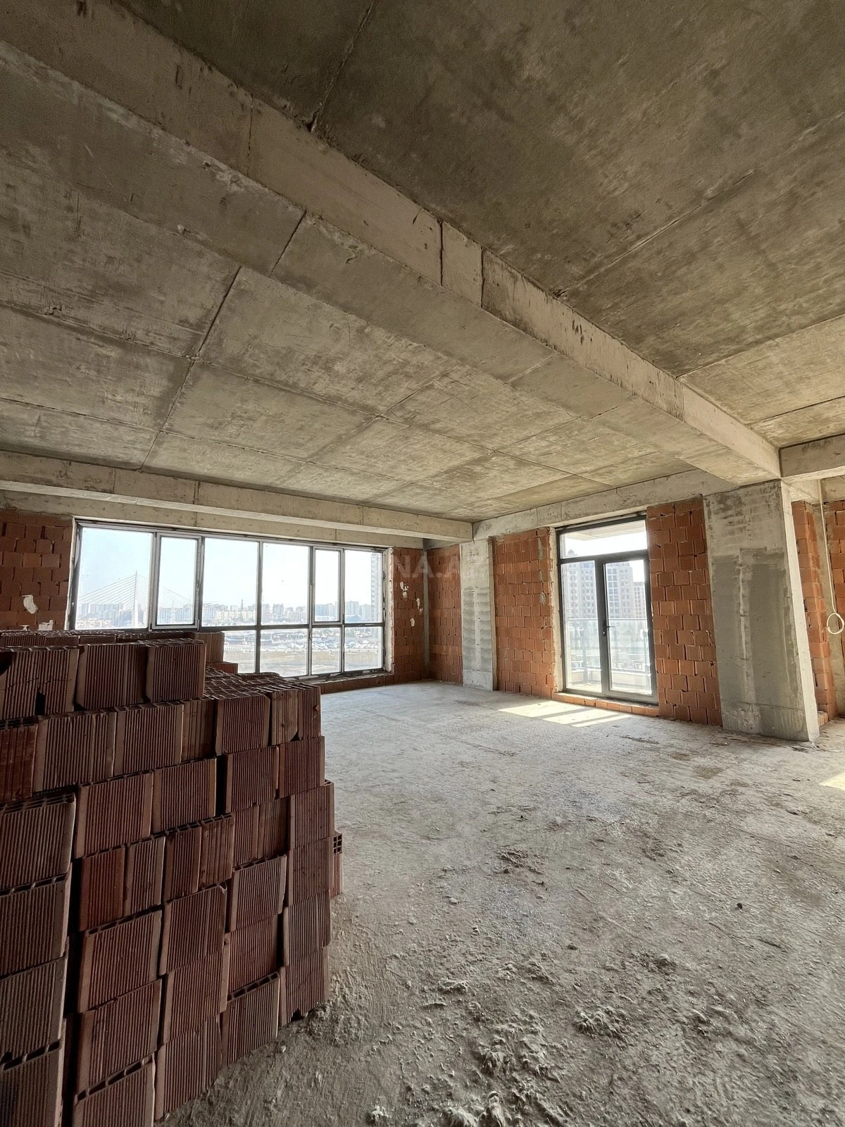 Satılır 2 otaqlı mənzil 66 m²