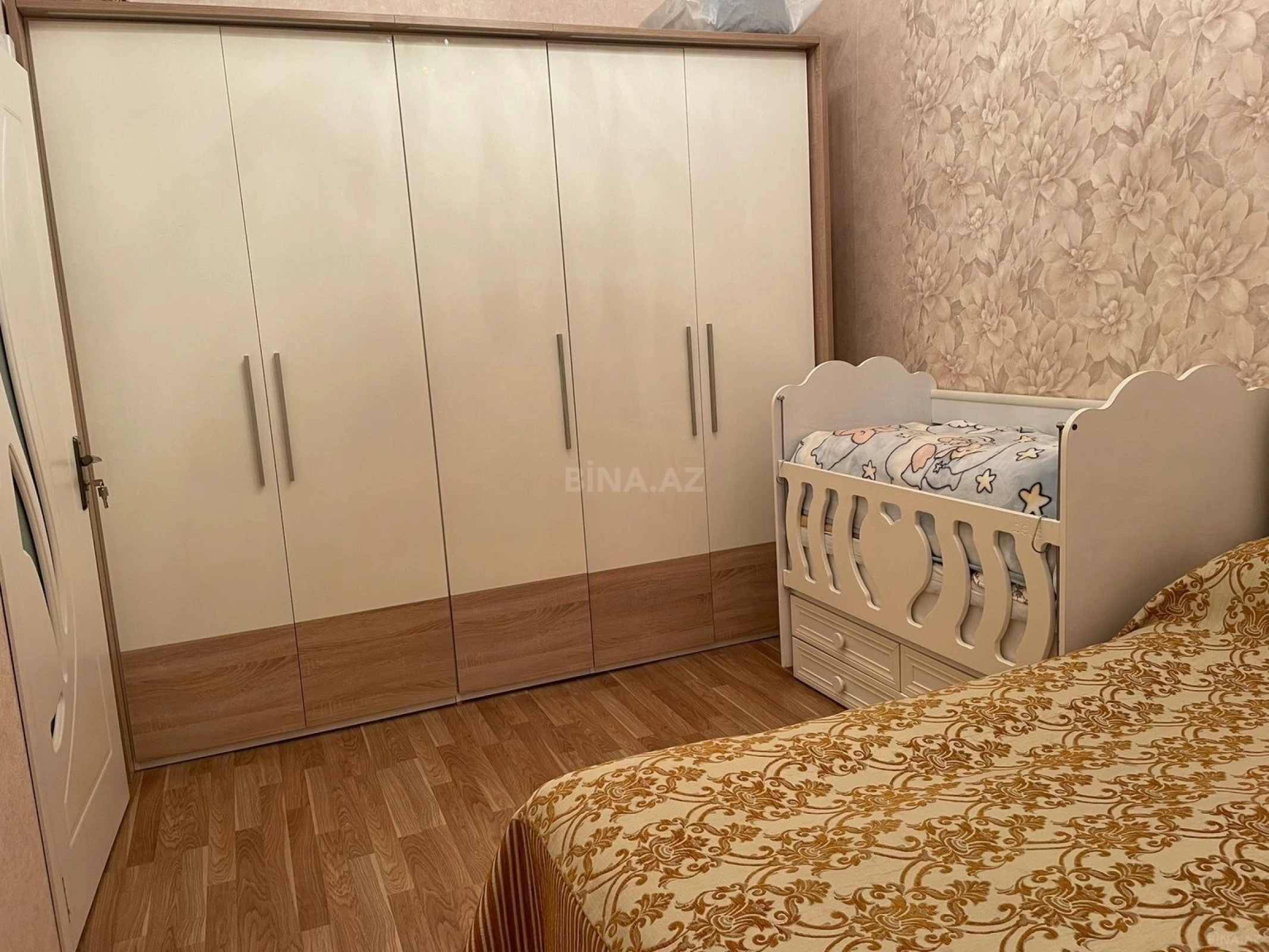 Satılır 2 otaqlı mənzil 69 m²