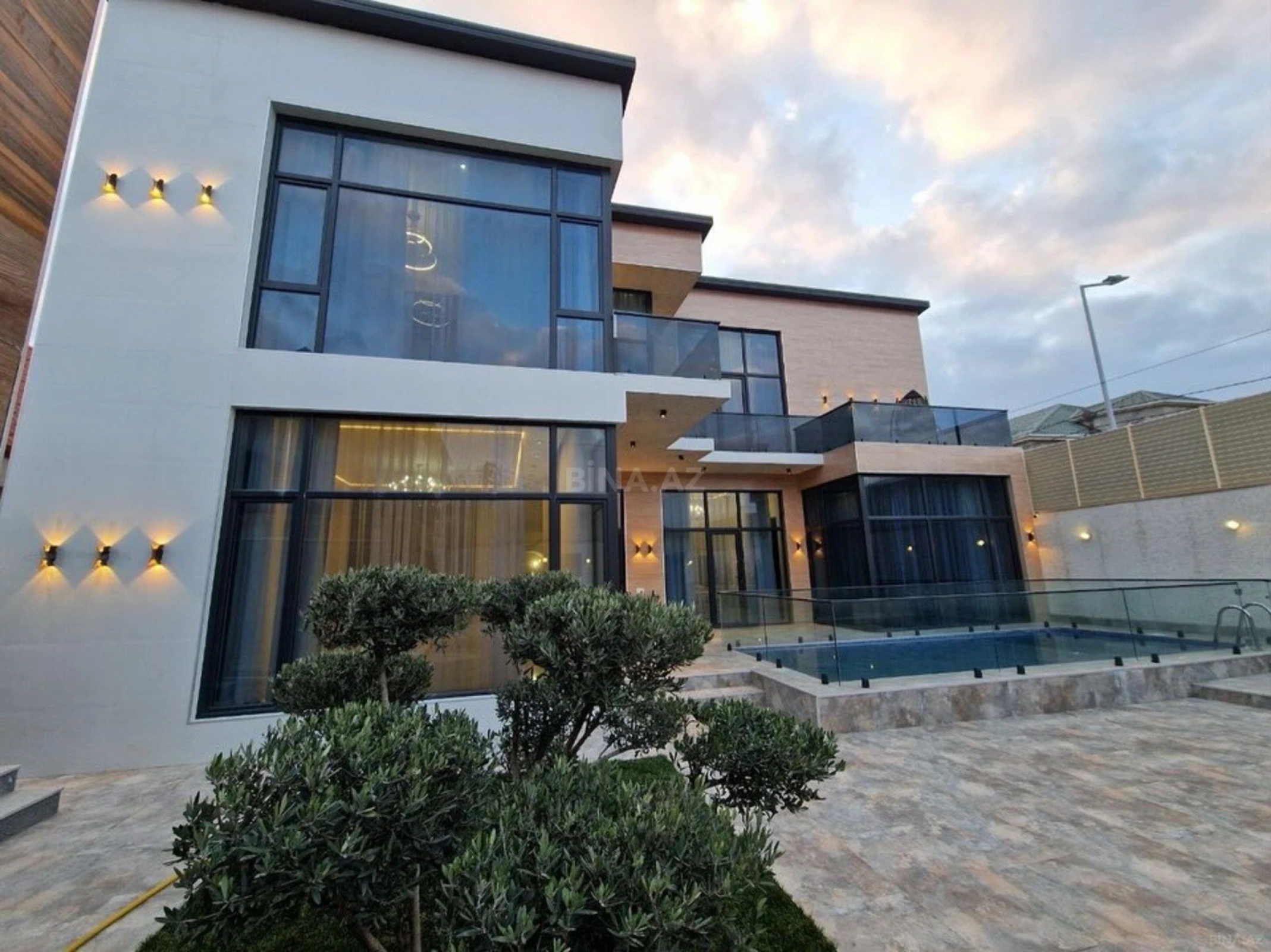 Kirayə verilir 5 otaqlı həyət evi 220 m²