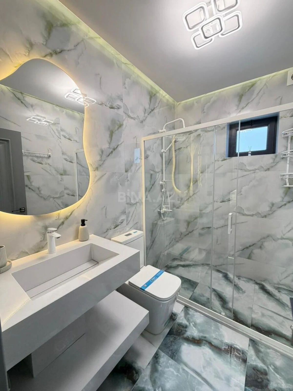 Satılır 5 otaqlı həyət evi 240 m²