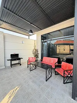 Satılır 5 otaqlı həyət evi 240 m²