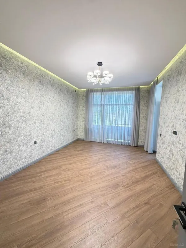 Satılır 5 otaqlı həyət evi 240 m²