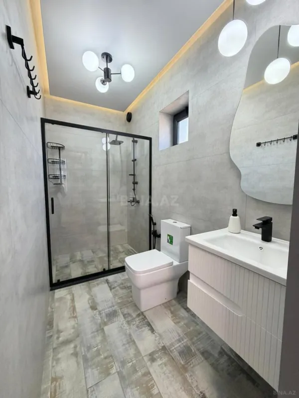 Satılır 5 otaqlı həyət evi 240 m²