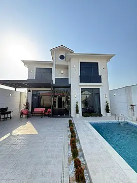 Satılır 5 otaqlı həyət evi 240 m²