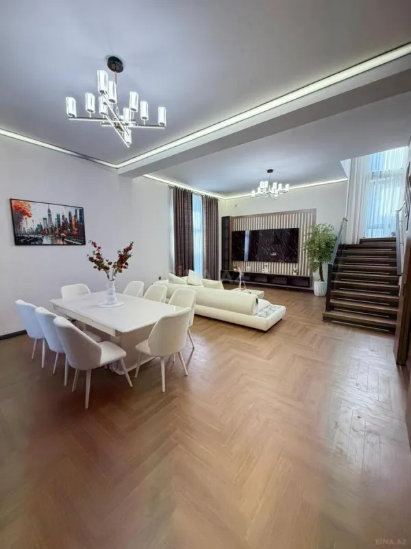 Satılır 5 otaqlı həyət evi 240 m²