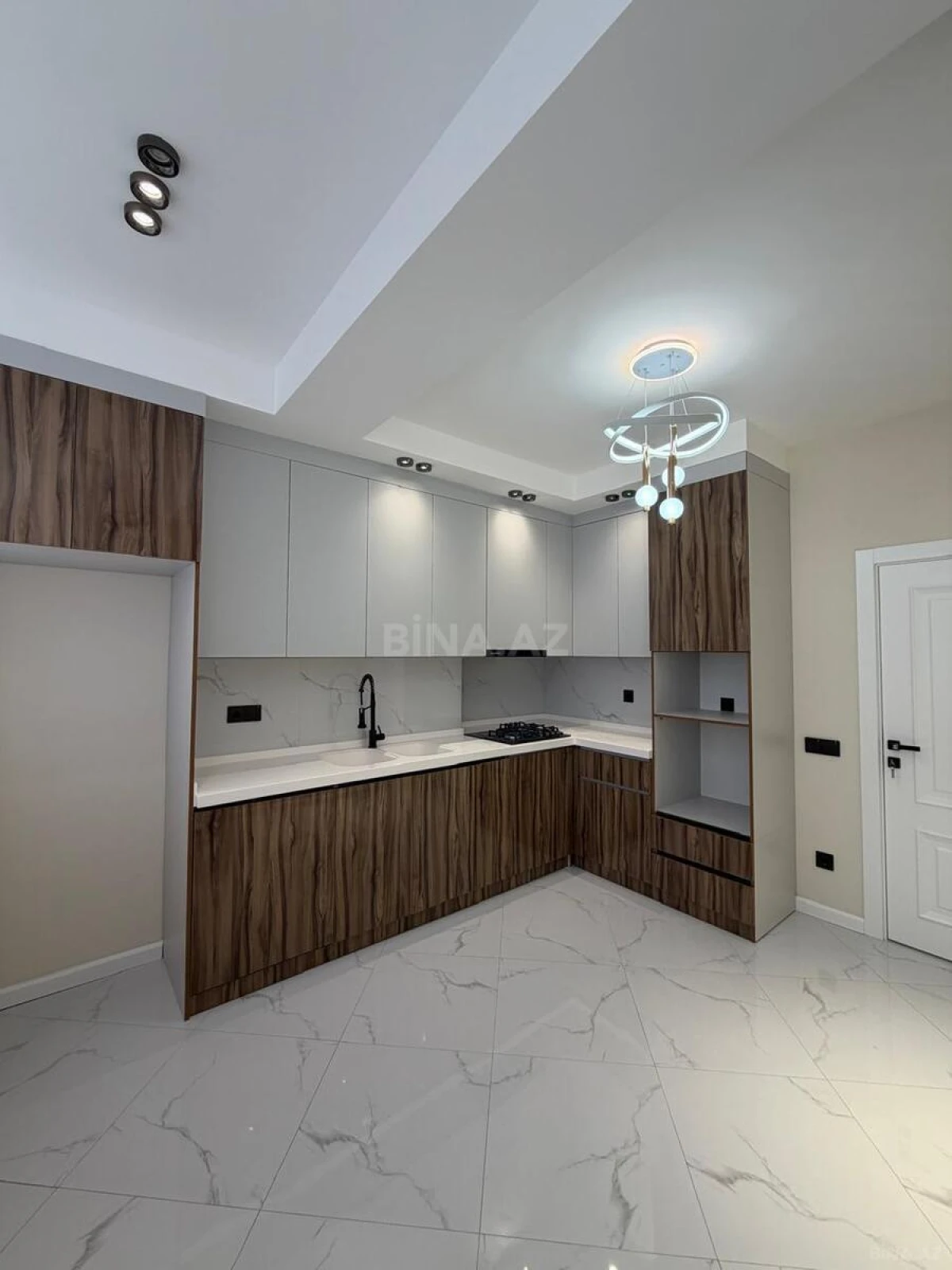 Satılır 3 otaqlı mənzil 100 m²