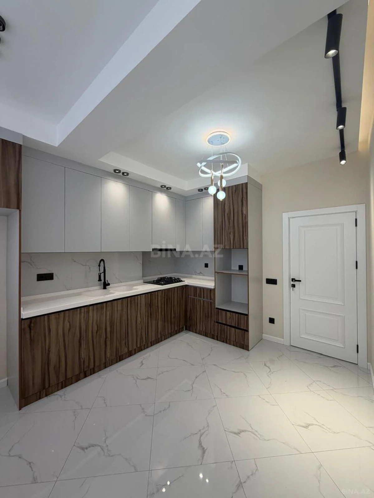 Satılır 3 otaqlı mənzil 100 m²