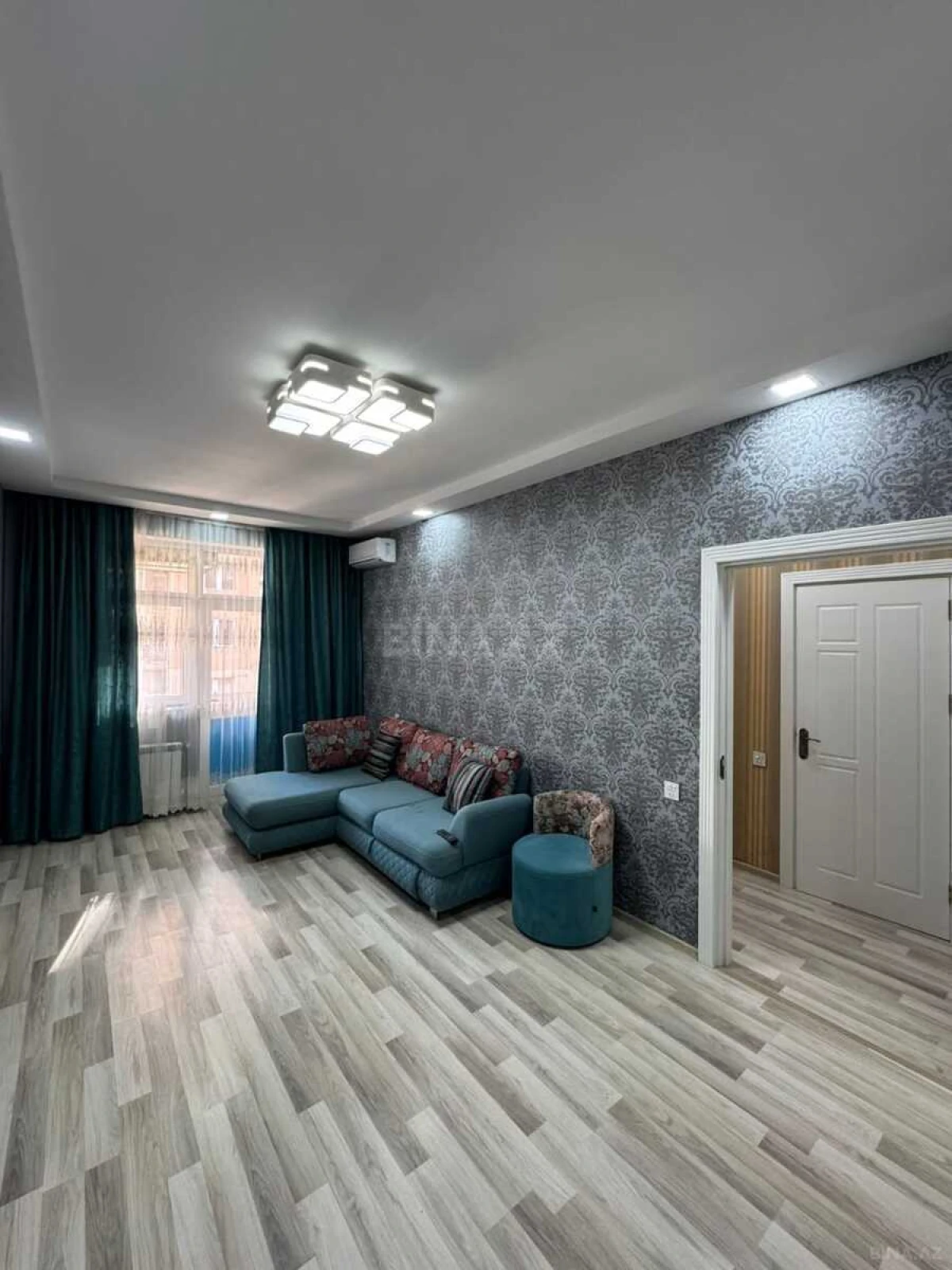 Satılır 2 otaqlı mənzil 52 m²