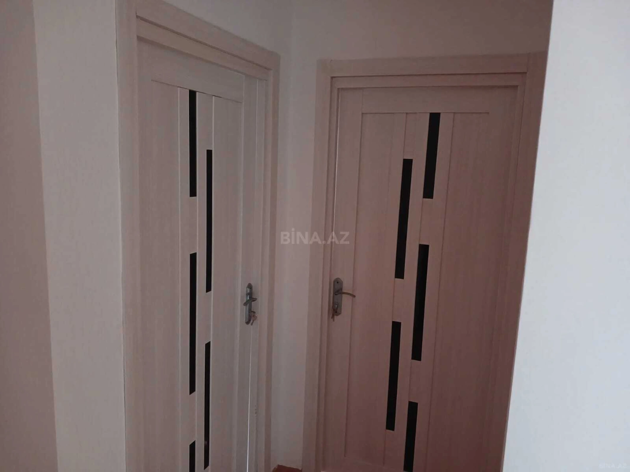 Satılır 4 otaqlı mənzil 110 m²