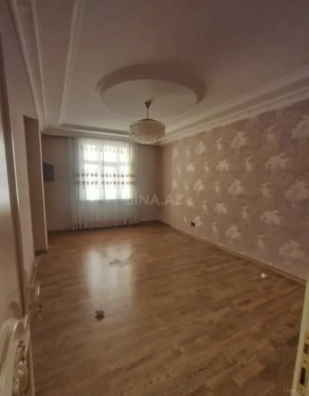 Satılır 5 otaqlı mənzil 225 m²