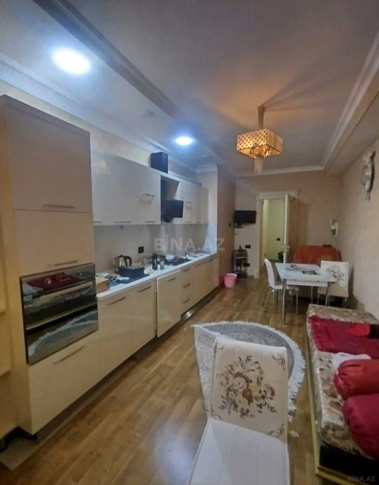 Satılır 5 otaqlı mənzil 225 m²