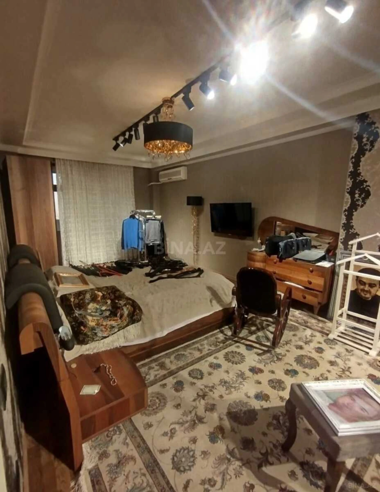Satılır 5 otaqlı mənzil 225 m²