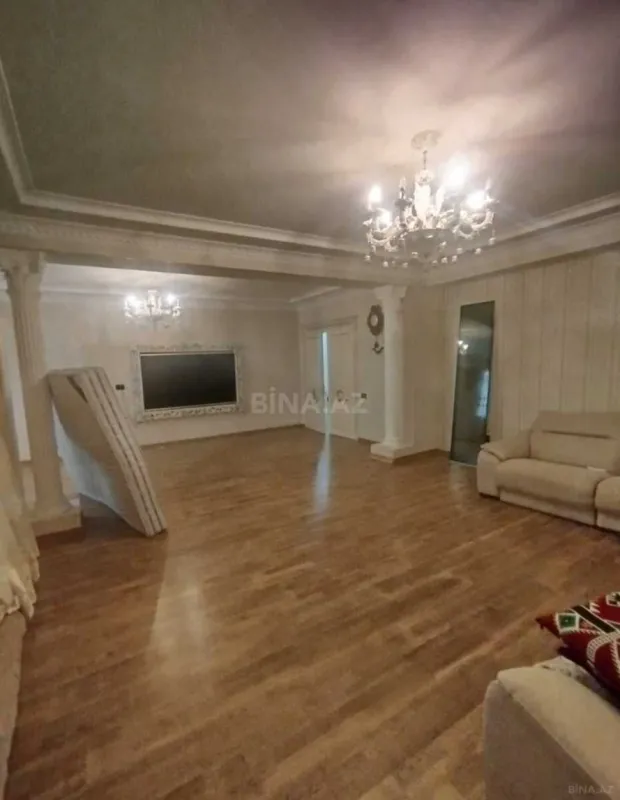 Satılır 5 otaqlı mənzil 225 m²