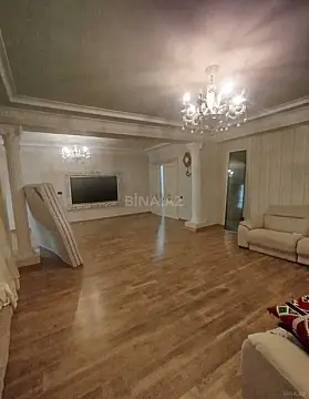 Satılır 5 otaqlı mənzil 225 m²