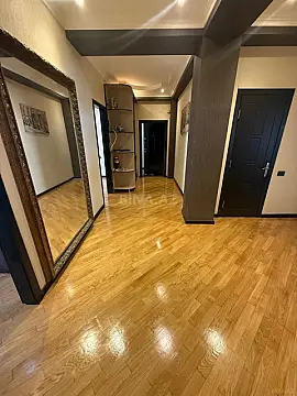 Satılır 4 otaqlı mənzil 130 m² — Bakı, İnşaatçılar 4 otaq 130.00 m²