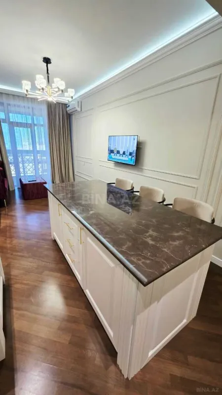 Kirayə verilir 3 otaqlı mənzil 180 m²