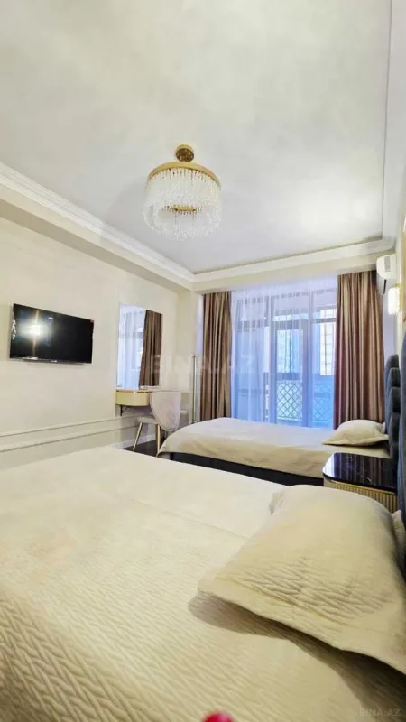 Kirayə verilir 3 otaqlı mənzil 180 m²