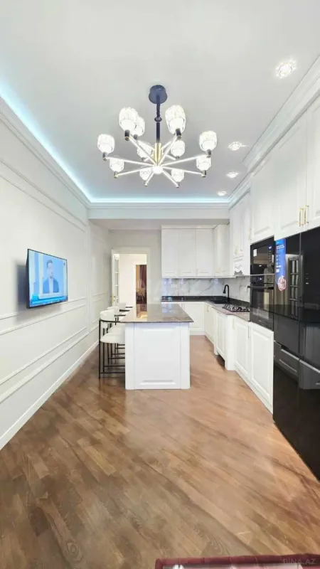 Kirayə verilir 3 otaqlı mənzil 180 m²