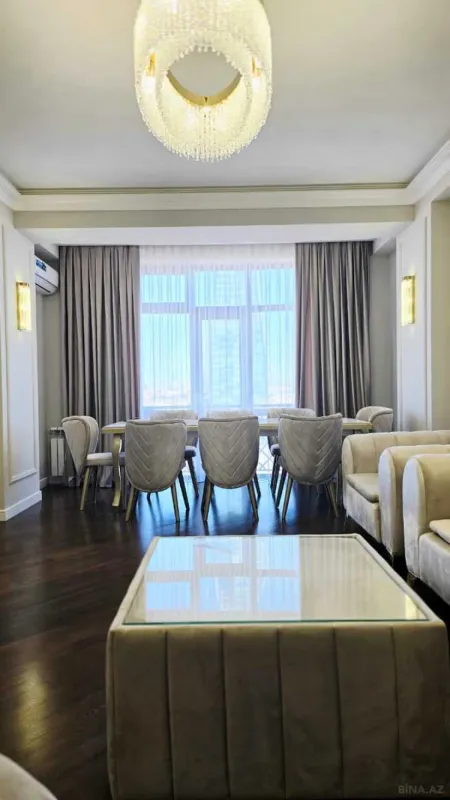 Kirayə verilir 3 otaqlı mənzil 180 m²