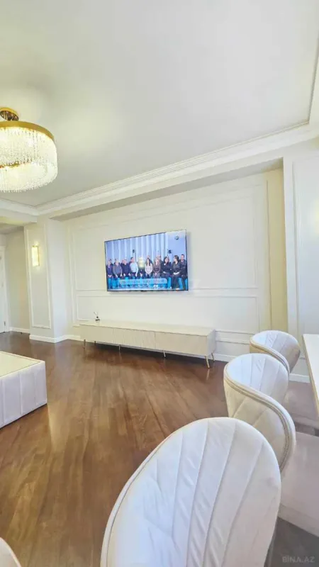 Kirayə verilir 3 otaqlı mənzil 180 m²