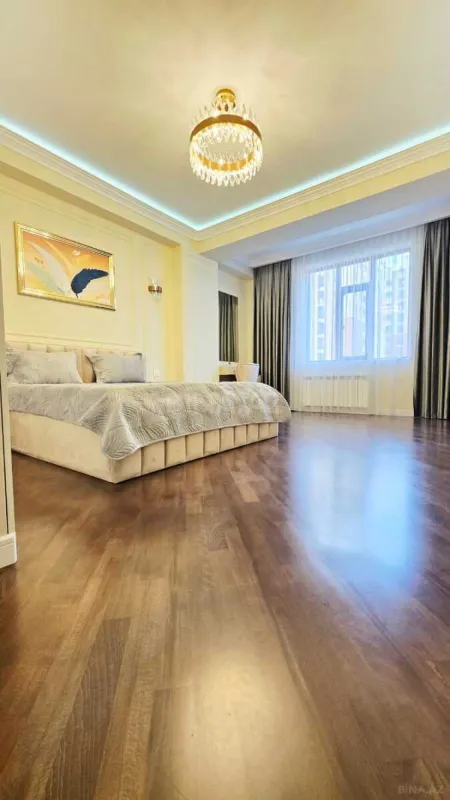 Kirayə verilir 3 otaqlı mənzil 180 m²