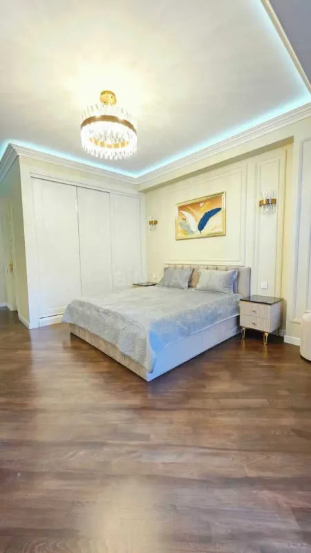 Kirayə verilir 3 otaqlı mənzil 180 m²