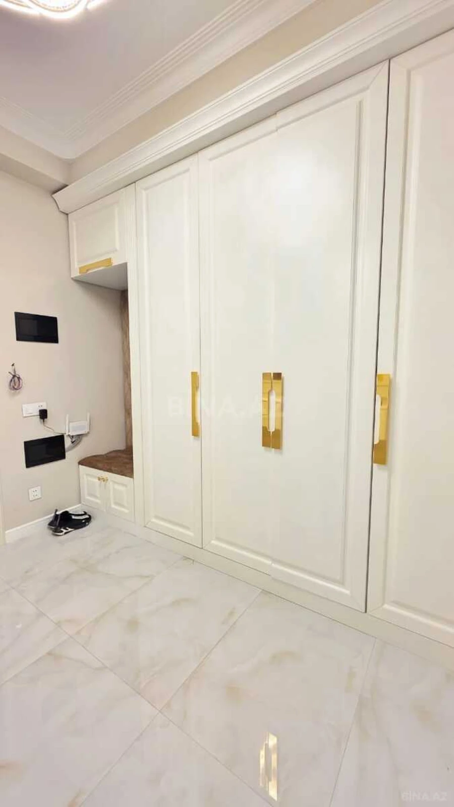 Kirayə verilir 3 otaqlı mənzil 180 m²