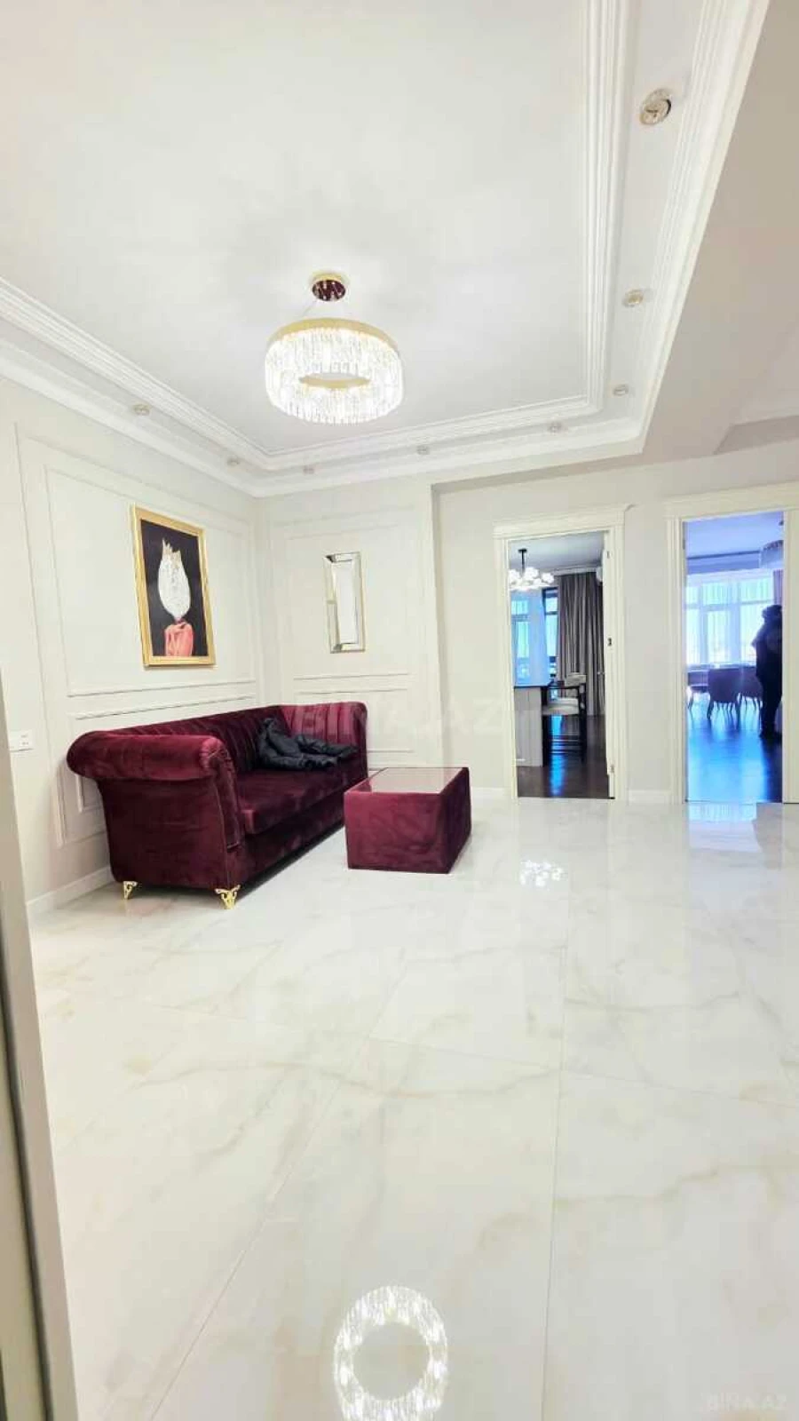 Kirayə verilir 3 otaqlı mənzil 180 m²
