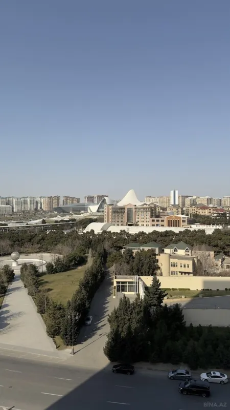 Satılır 4 otaqlı mənzil 159.1 m²