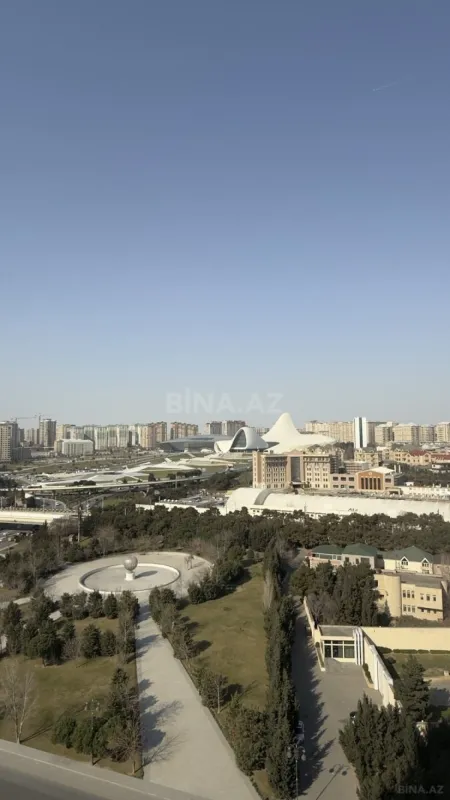 Satılır 4 otaqlı mənzil 159.1 m²