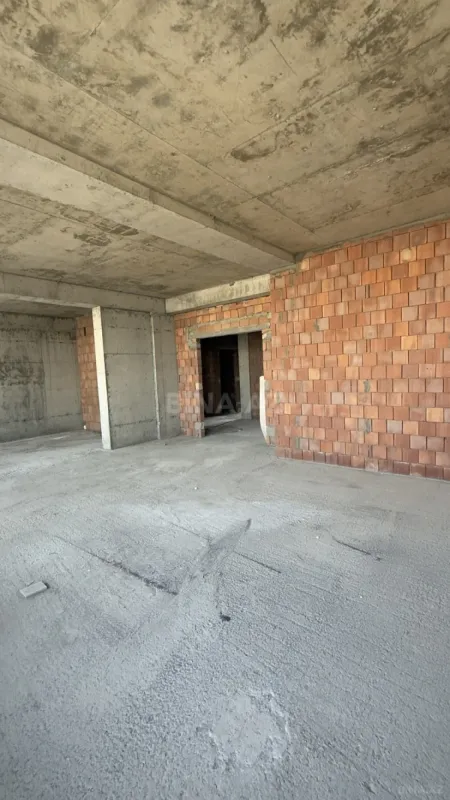 Satılır 4 otaqlı mənzil 159.1 m²