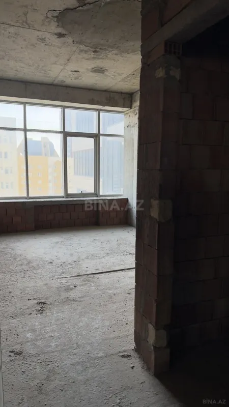 Satılır 4 otaqlı mənzil 159.1 m²