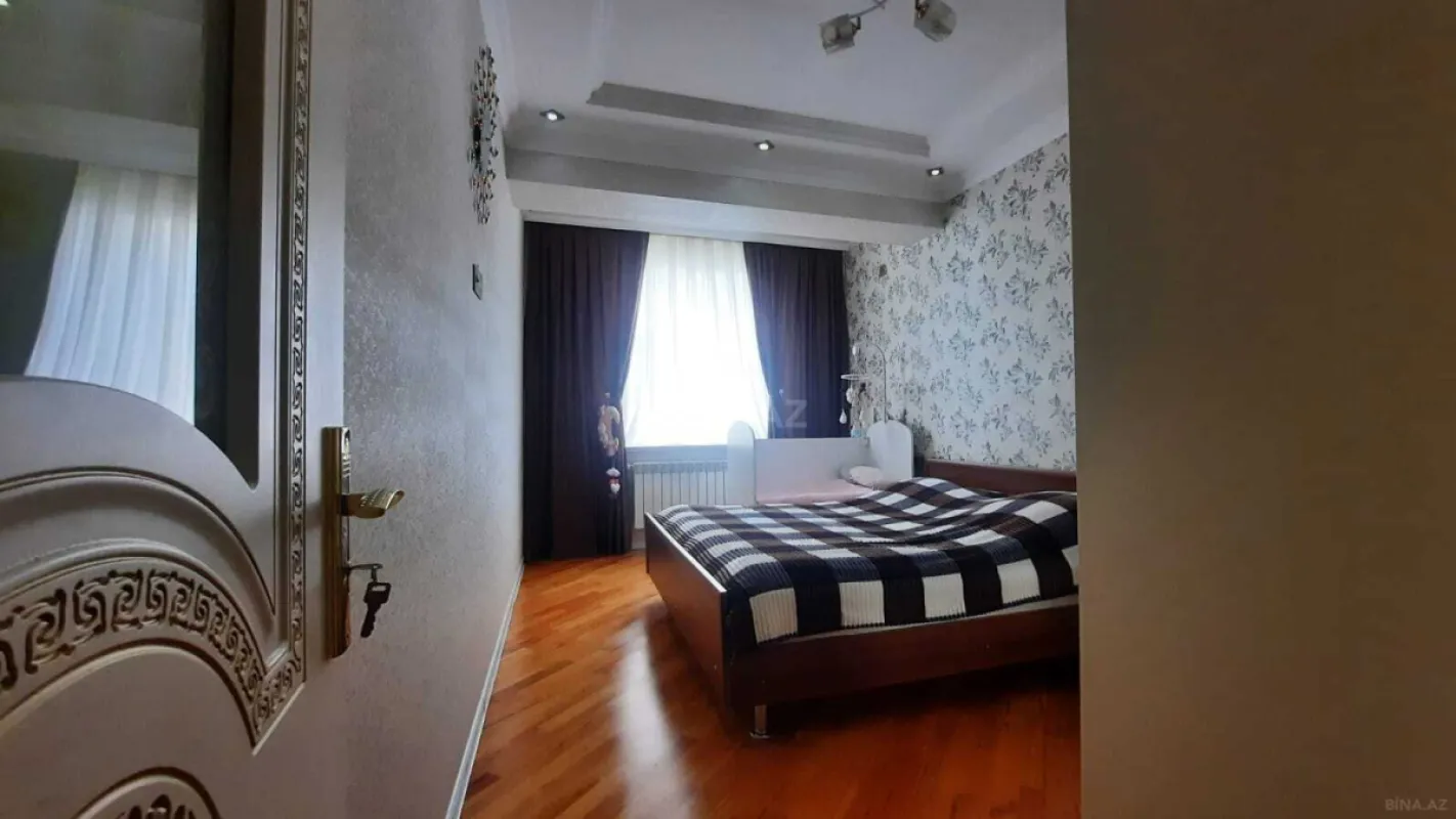 Satılır 2 otaqlı mənzil 85 m²