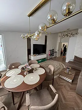 Satılır 3 otaqlı mənzil 115 m²