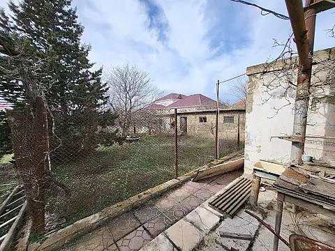 Satılır 4 otaqlı həyət evi 100 m²