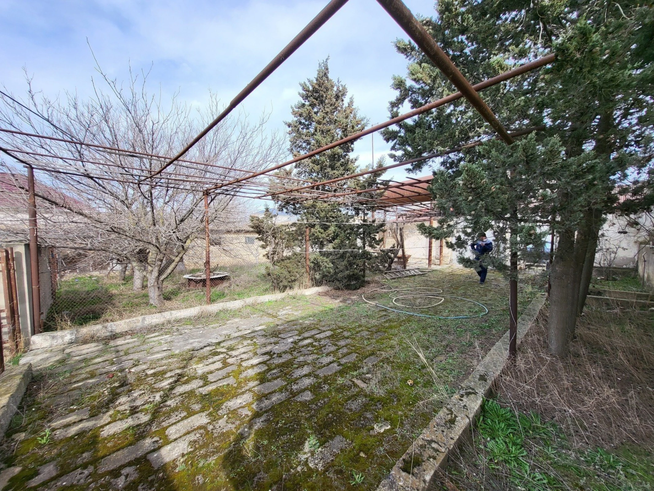 Satılır 4 otaqlı həyət evi 100 m²