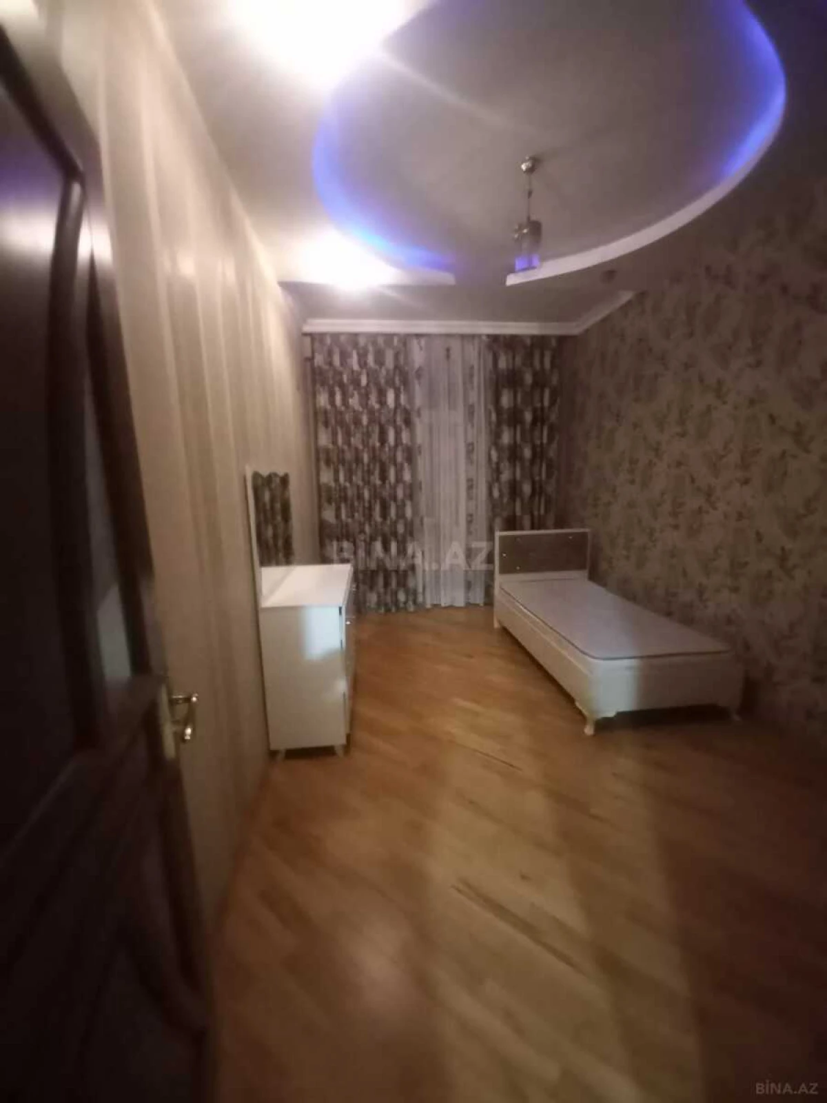 Kirayə verilir 3 otaqlı mənzil 105 m²